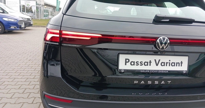 Volkswagen Passat cena 198200 przebieg: 10, rok produkcji 2024 z Wadowice małe 667